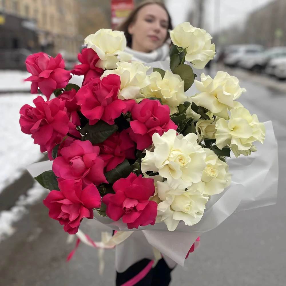 Французская красная и белая роза 21 шт.